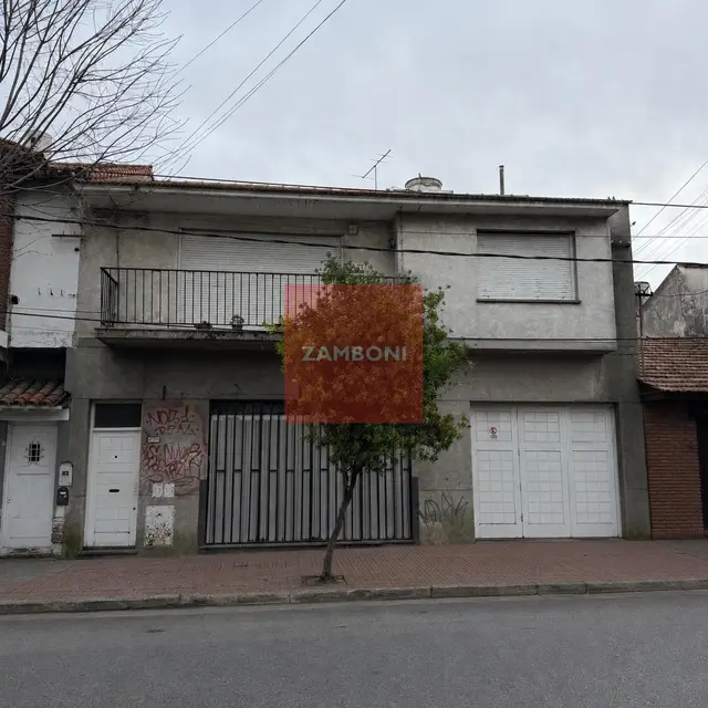 Local de 4 ambientes en venta en LA PERLA