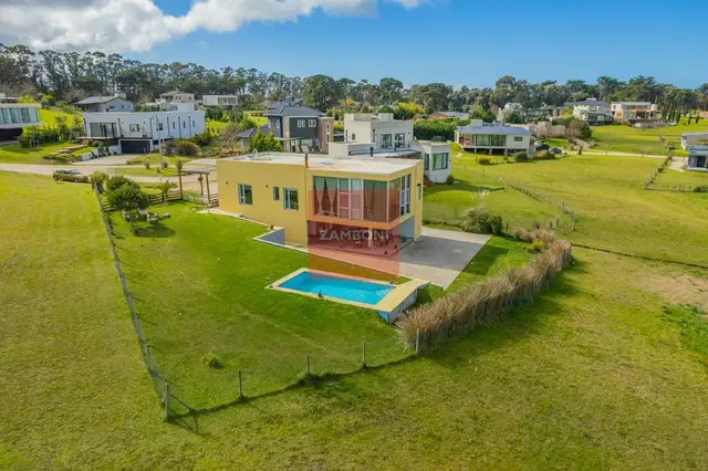 Casa de 3 ambientes en venta en Playa Chapadmalal