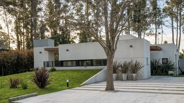 Casa de 4 ambientes en venta en Playa Chapadmalal