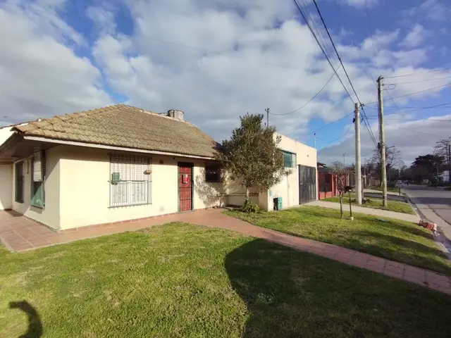 Casa de 3 ambientes en venta en SAN CAYETANO
