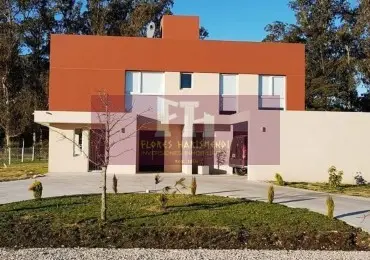 Casa de 4 ambientes en venta en PARQUE EL CASAL