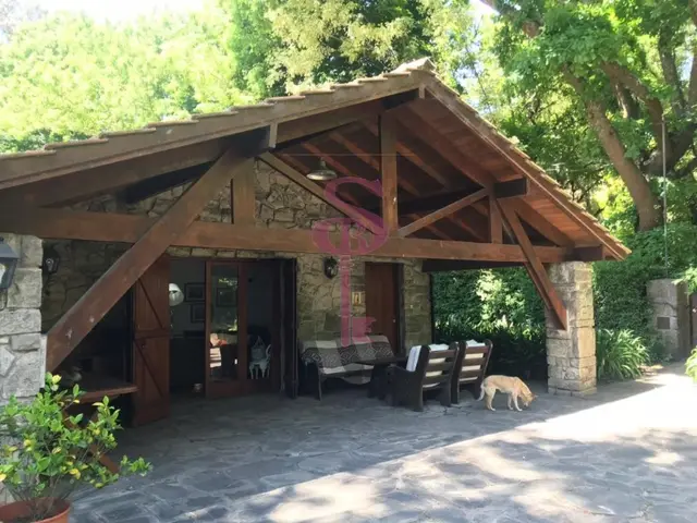 Casa de 5 ambientes en venta en BOSQUE PERALTA RAMOS