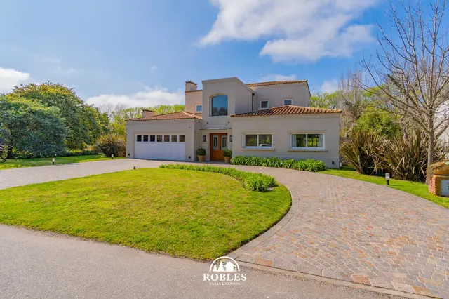 Casa de 4 ambientes en venta en Rumencó
