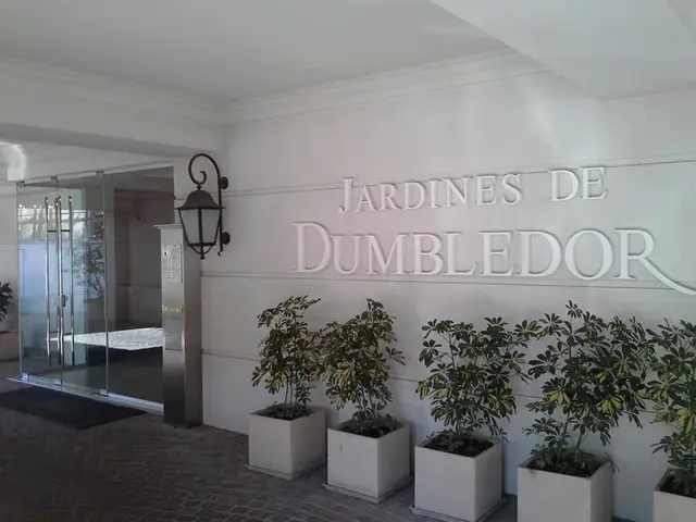 Departamento de 4 ambientes en venta en LOS TRONCOS