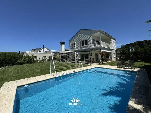 Casa de 5 ambientes en venta en Rumencó