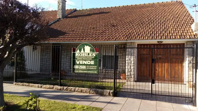 Casa de 4 ambientes en venta en PUNTA MOGOTES