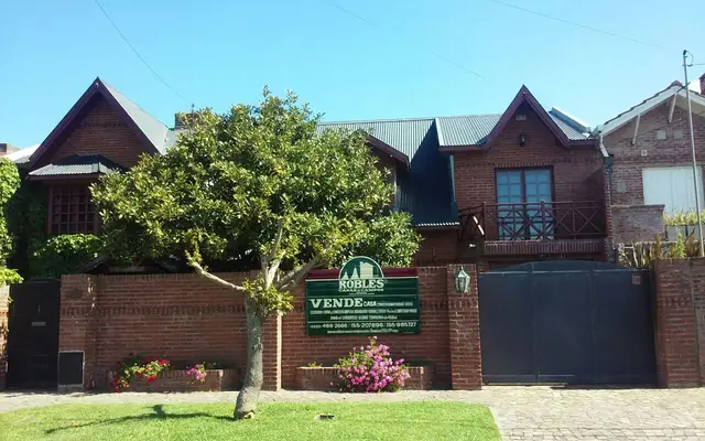 Casa de 8 ambientes en venta en CONSTITUCION