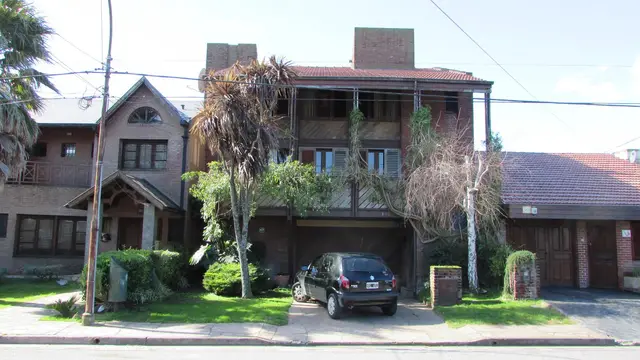 Casa de 6 ambientes en venta en DIVINO ROSTRO
