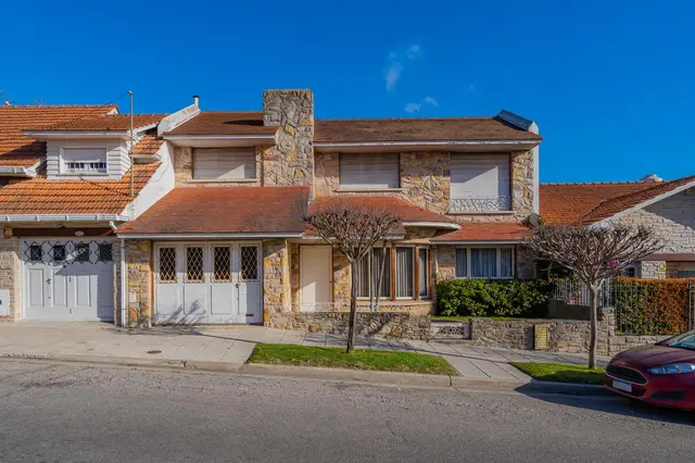Casa de 5 ambientes en venta en PRIMERA JUNTA