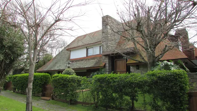 Casa de 5 ambientes en venta en PLAYA GRANDE