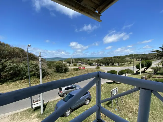 Casa de 16 ambientes en venta en ALFAR