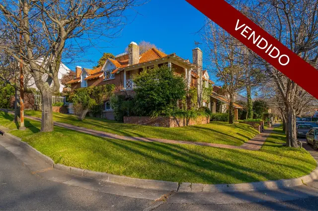 Casa de 5 ambientes en venta en LOS TRONCOS