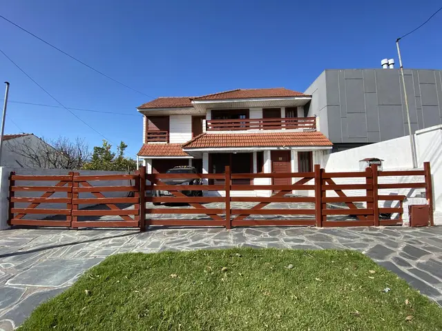 Casa de 7 ambientes en venta en COLINAS DE PERALTA RAMOS