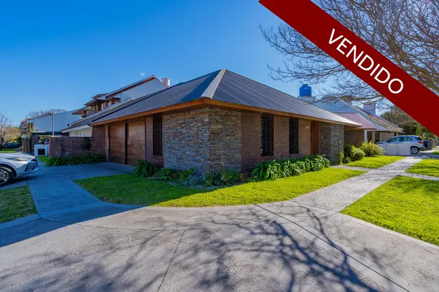 Casa de 4 ambientes en venta en PARQUE LURO