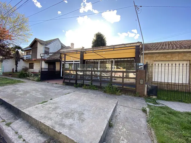 Local de 4 ambientes en venta en FUNES Y SAN LORENZO