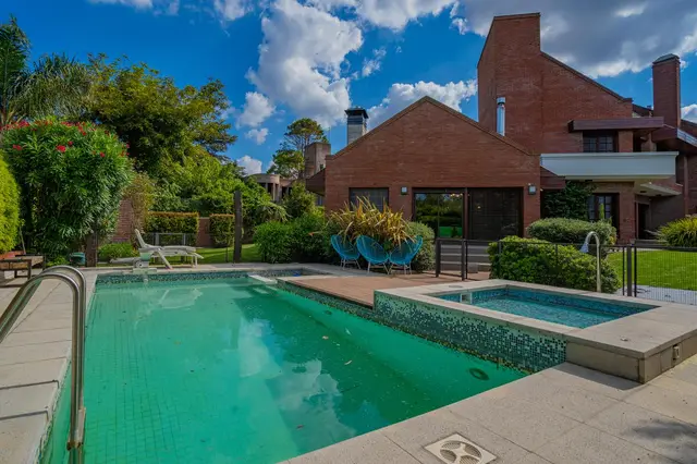 Casa de 9 ambientes en venta en PLAYA GRANDE