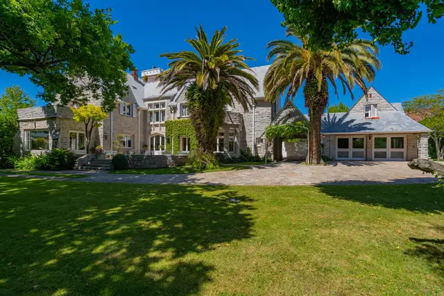 Casa de 10 ambientes en venta en GENERAL ROCA
