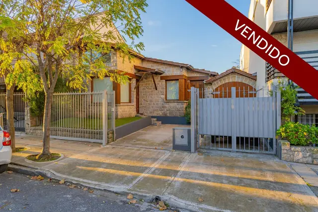 Casa de 3 ambientes en venta en LEANDRO N. ALEM