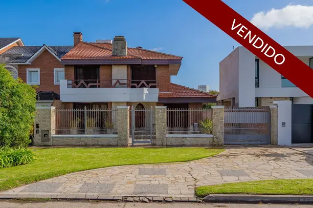 Casa de 5 ambientes en venta en CONSTITUCION