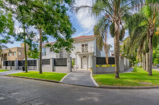 Casa de 5 ambientes en venta en PARQUE LURO