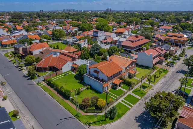 Casa de 7 ambientes en venta en PARQUE LURO