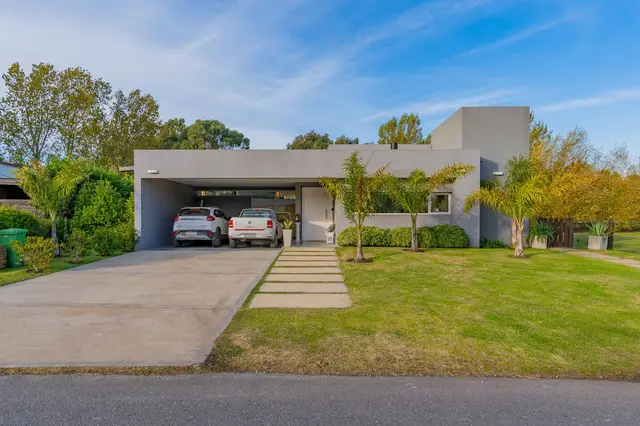 Casa de 4 ambientes en venta en Rumencó