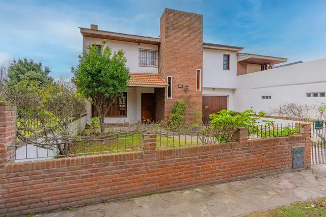Casa de 4 ambientes en venta en PUNTA MOGOTES