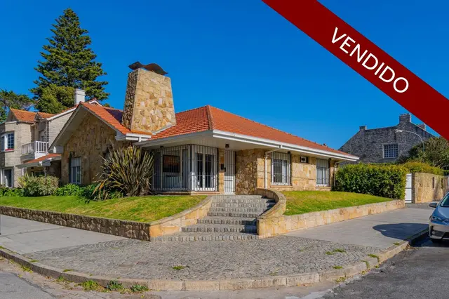 Casa de 7 ambientes en venta en LEANDRO N. ALEM