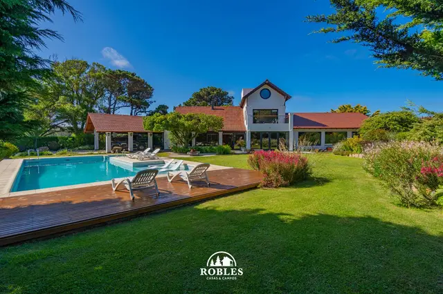 Casa de 5 ambientes en venta en Mar del Plata