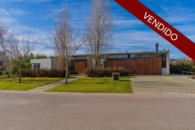 Casa de 4 ambientes en venta en Arenas del Sur