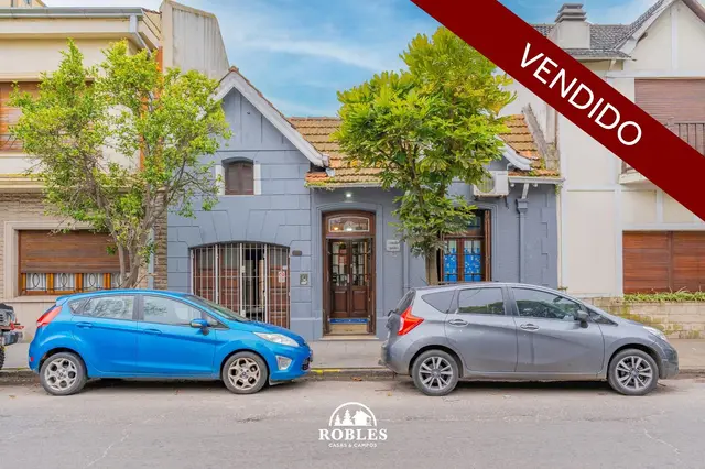 Casa de 10 ambientes en venta en LA PERLA