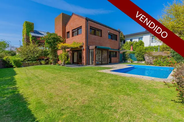 Casa de 5 ambientes en venta en PLAYA GRANDE