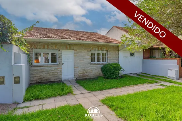 Casa de 3 ambientes en venta en PARQUE LURO