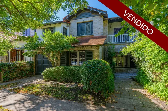 Casa de 4 ambientes en venta en LOS TRONCOS