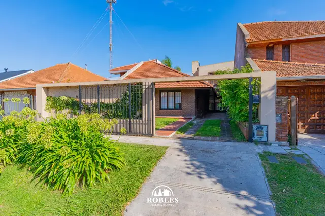 Casa de 4 ambientes en venta en PARQUE LURO