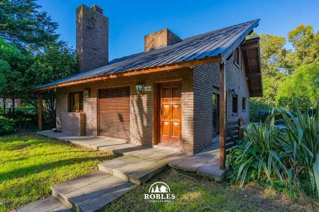 Casa de 4 ambientes en venta en BOSQUE PERALTA RAMOS