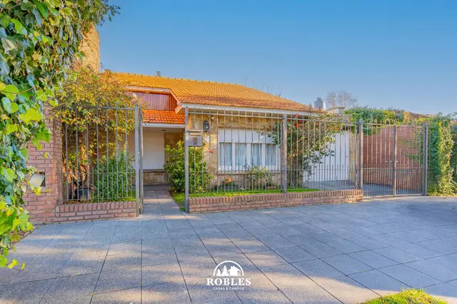 Casa de 3 ambientes en venta en CONSTITUCION