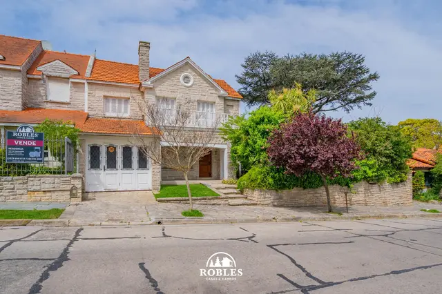 Casa de 6 ambientes en venta en LOMAS DE STELLA MARIS