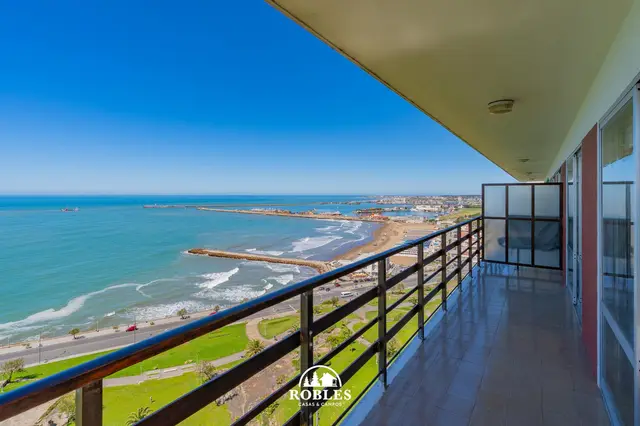 Departamento de 5 ambientes en venta en Playa Grande