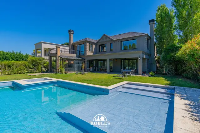Casa de 4 ambientes en venta en Rumencó
