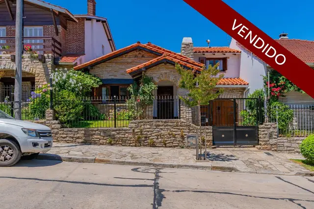 Casa de 4 ambientes en venta en LOMAS DE STELLA MARIS