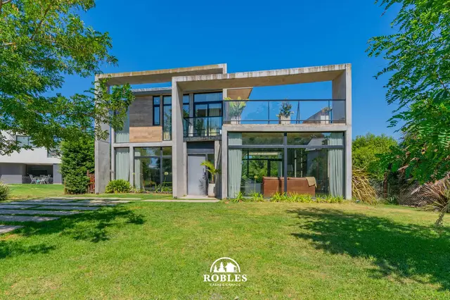 Casa de 4 ambientes en venta en Arenas del Sur