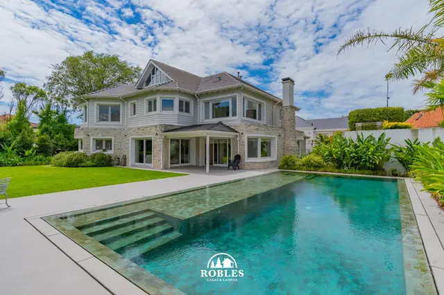 Casa de 6 ambientes en venta en PLAYA GRANDE