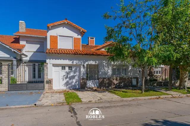 Casa de 4 ambientes en venta en PRIMERA JUNTA