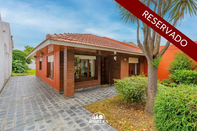 Casa de 4 ambientes en venta en RIVADAVIA BERNARDINO