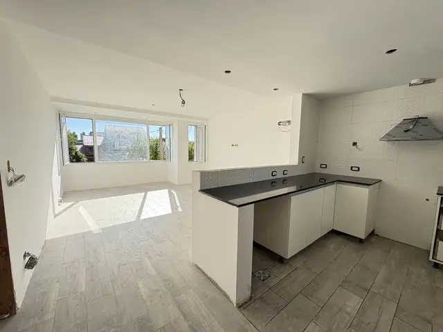 Departamento de 2 ambientes en venta en VILLA PRIMERA