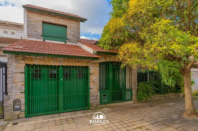 Casa de 3 ambientes en venta en LOS TRONCOS