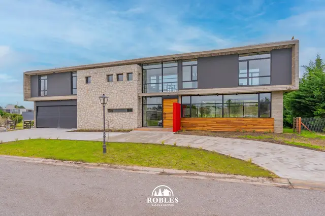 Casa de 5 ambientes en venta en Arenas del Sur