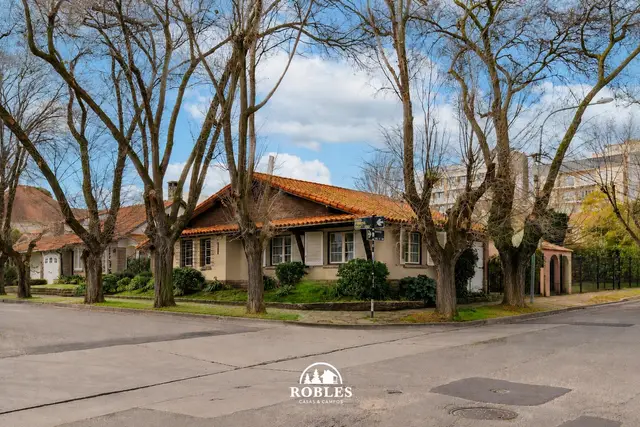 Casa de 4 ambientes en venta en PLAYA GRANDE