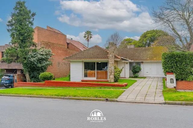 Casa de 4 ambientes en venta en PRIMERA JUNTA